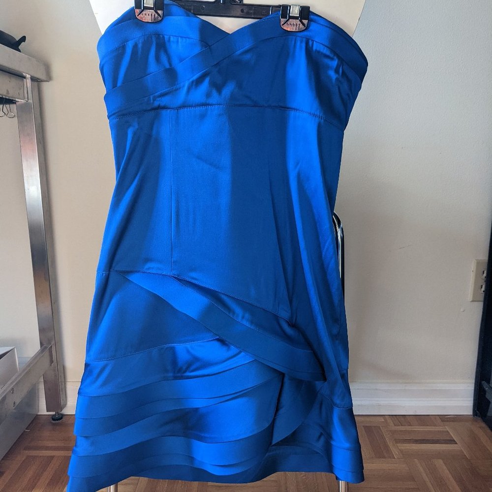 🔥 Blue BCBG Cocktail Dress. Royal Blue Strapless Tiered Dress🔥